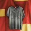 ディーゼルでラグジュアリー&グラマラスなスタイリングを目指す──2025年夏のTシャツ&カットソーコレクション