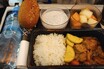 高度1万mのグルメ!?　予想外の帰国フライトで「機内食」を堪能　緑茶で胸に去来した後悔と安堵とは