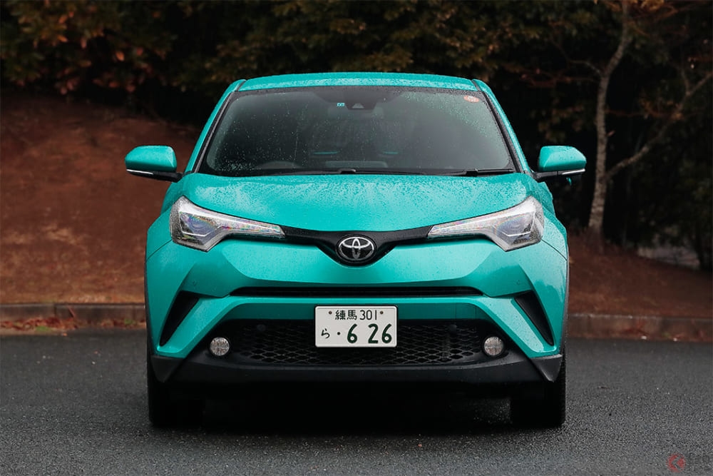 トヨタ人気SUV買うならどっち？ 「C-HR」と「RAV4」の気になる違いとは 