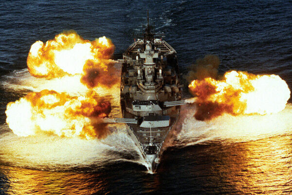 トランプ大統領「戦艦」の復帰を示唆「古い技術だとは思えない」宇宙人と戦う気!?