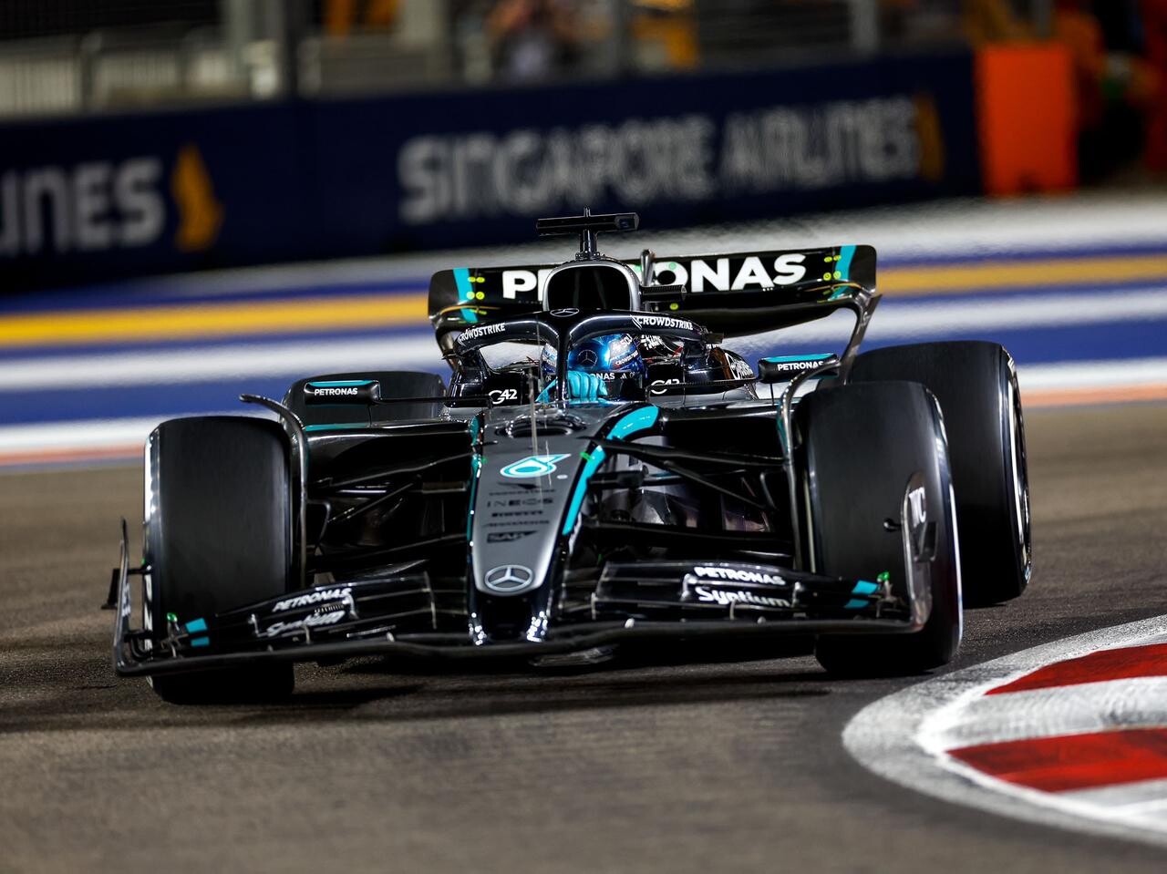 【F1第18戦シンガポールGP決勝】メルセデスのラッセルが圧勝、マクラーレンは3位、4位で2年連続コンストラクターズタイトルを確定