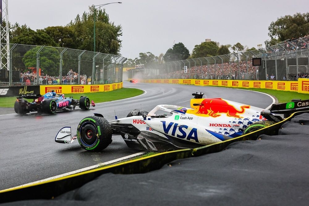 レッドブルのマルコ博士、F1開幕戦クラッシュから”号泣”ハジャー