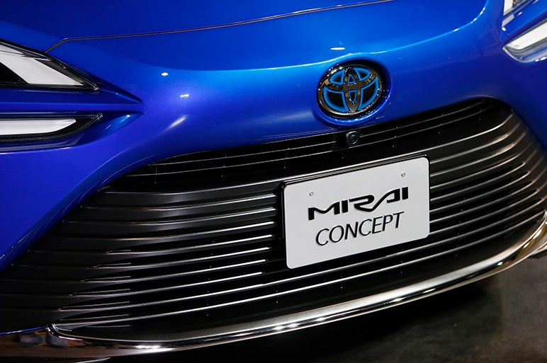 トヨタの水素燃料電池車「ミライ」の次期型はデザインも性能もぜんぜん違う高級車になる