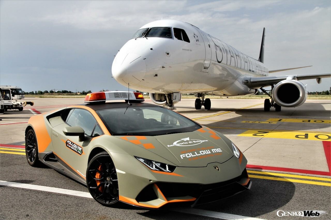 働くランボルギーニ！ ウラカン EVOがボローニャ空港の航空機先導専用「フォローミーカー」に採用