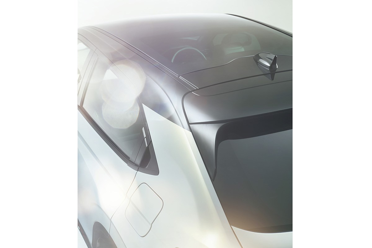 ホンダの人気suv ヴェゼル が次期型ティザーサイトを公開 全面ガラスルーフや後席音質へのこだわりに注目 Carview 自動車情報サイト 新車 中古車 Carview