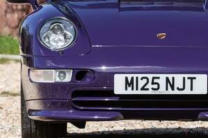 生産されたのは14台のみ！ ポルシェの正規ラインナップにはない「希少な純正モデル」の価値とは？ 993型「911ターボ カブリオレ」が1億6500万円で販売中