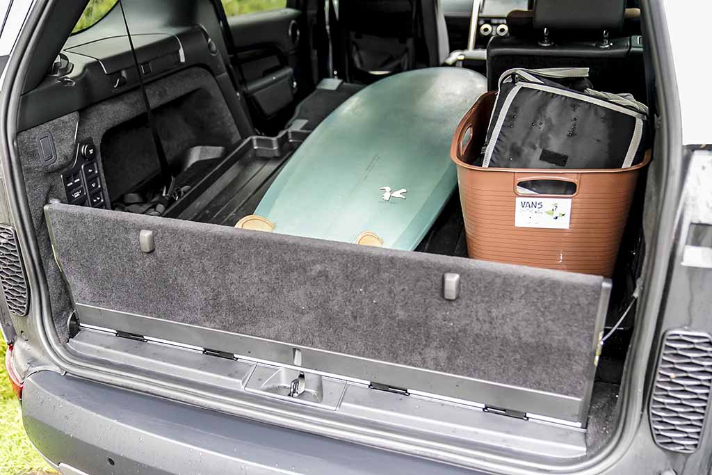 ランドローバー ディスカバリー と過ごす 極上のサーフィンライフ Le Volant Carsmeet Web 自動車情報サイト 新車 中古車 Carview