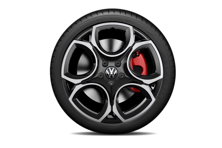 ファンな走りと実用性だけじゃない！ 新型「ゴルフ“8.5”GTI」は“DCC”で快適性までも手に入れた