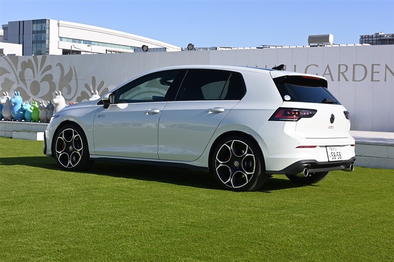 ファンな走りと実用性だけじゃない！ 新型「ゴルフ“8.5”GTI」は“DCC”で快適性までも手に入れた