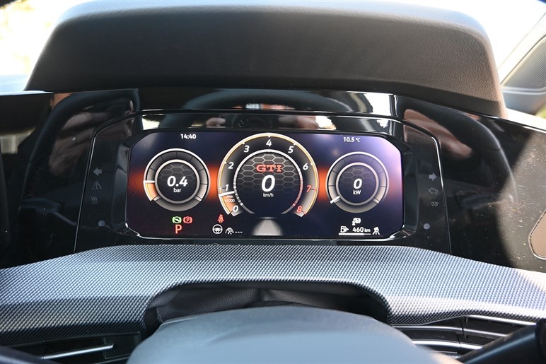 ファンな走りと実用性だけじゃない！ 新型「ゴルフ“8.5”GTI」は“DCC”で快適性までも手に入れた