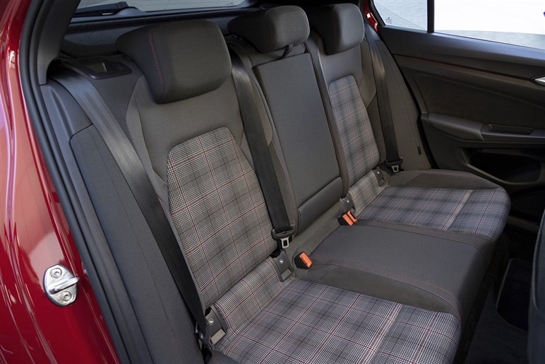 ファンな走りと実用性だけじゃない！ 新型「ゴルフ“8.5”GTI」は“DCC”で快適性までも手に入れた