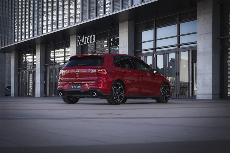 ファンな走りと実用性だけじゃない！ 新型「ゴルフ“8.5”GTI」は“DCC”で快適性までも手に入れた