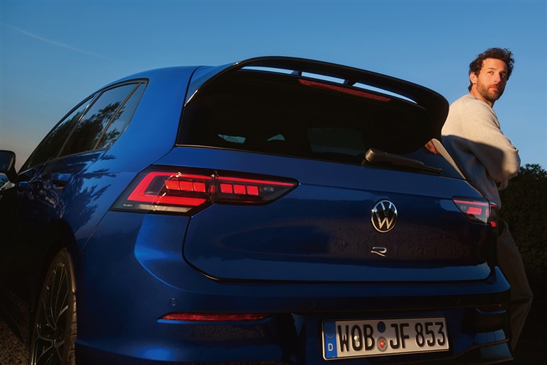 ファンな走りと実用性だけじゃない！ 新型「ゴルフ“8.5”GTI」は“DCC”で快適性までも手に入れた