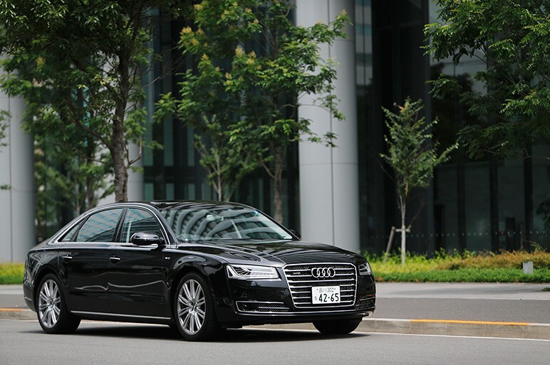 W12とV8ターボ、2台のアウディ旗艦モデルに乗った
