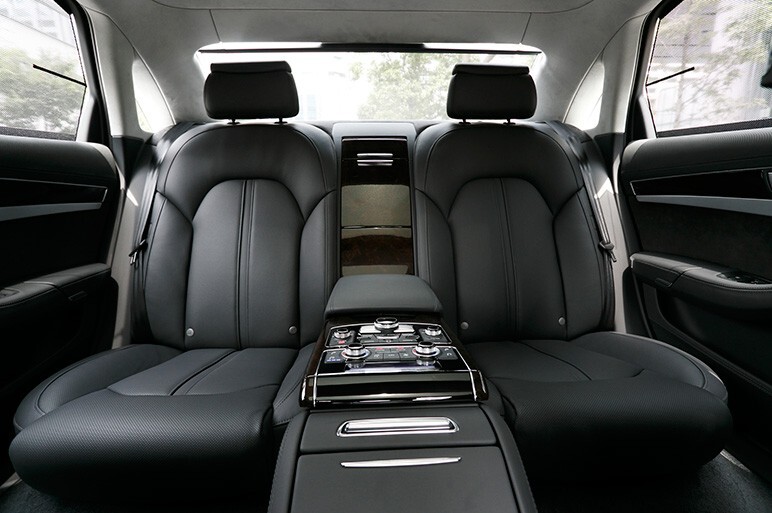 W12とV8ターボ、2台のアウディ旗艦モデルに乗った