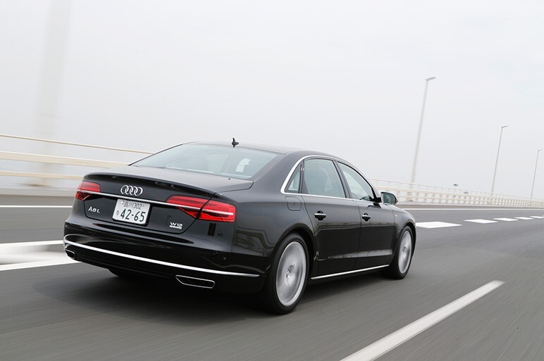 W12とV8ターボ、2台のアウディ旗艦モデルに乗った