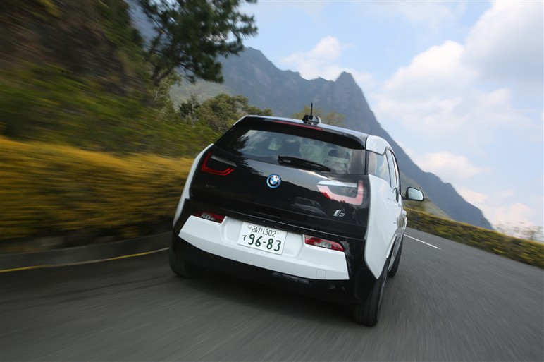 BMW i3で味わう、新鮮な“ワンペダル”ドライブ