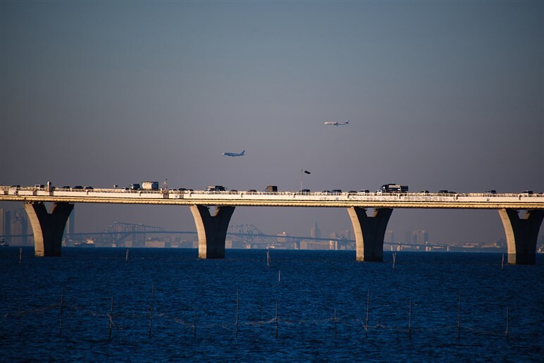 アクアラインが最高1600円の料金変動方式に。普通の高速道路より通行料が高い理由はなぜか？