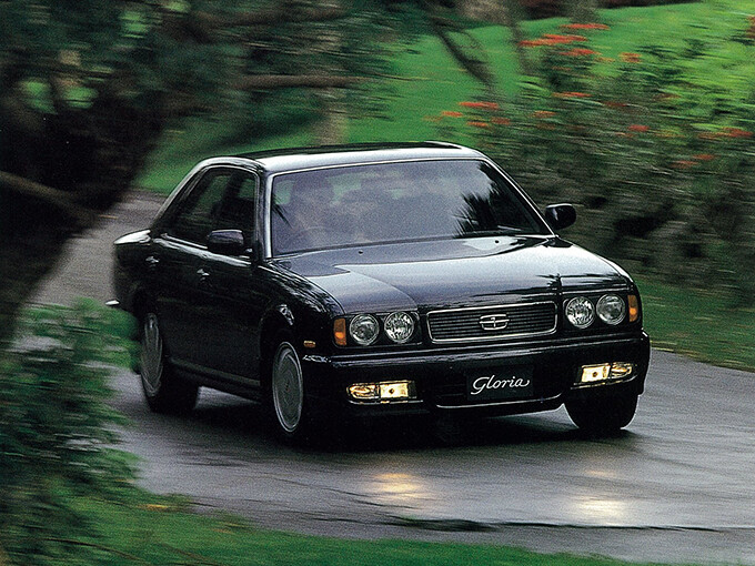 絶滅危惧車のY32型グロリアには、あからさまではないが本物志向