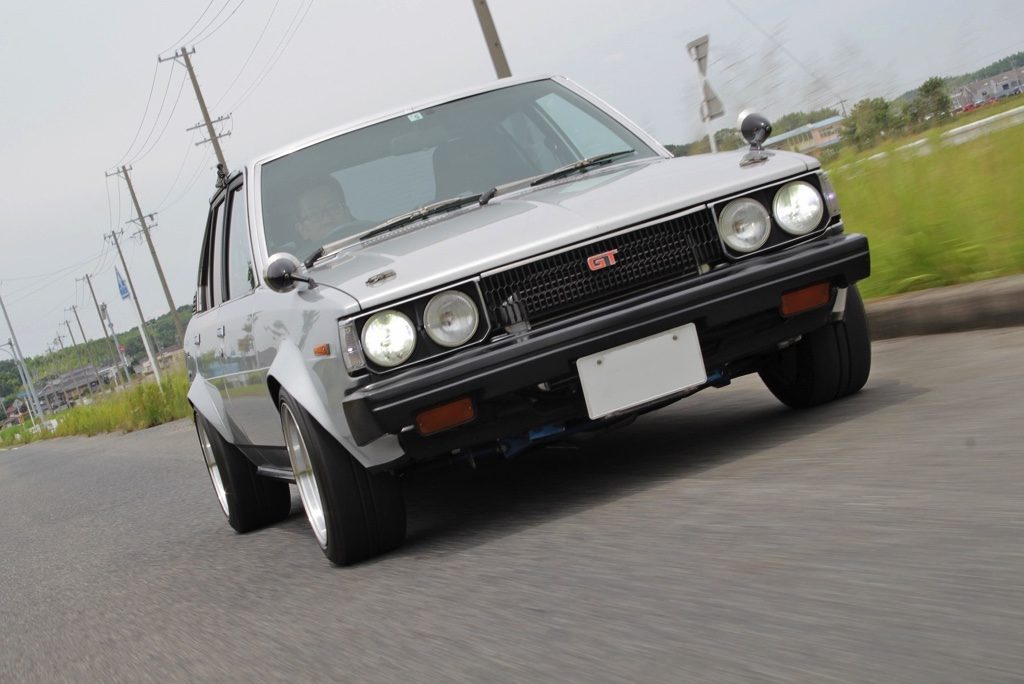 往年のte71セダンに500馬力は強烈すぎる 街乗りも普通にこなす3s Gt換装仕様 Maniaxcars Web Option 自動車情報サイト 新車 中古車 Carview