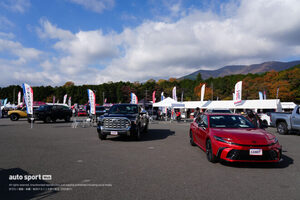 レース＆クルマ好きにはたまらないスーパー耐久最終戦富士のイベント広場。スーパーガレージセールや日本未発売車が展示