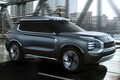 三菱の次世代3列シートSUV「イーイーコンセプト」上海でアジア初公開