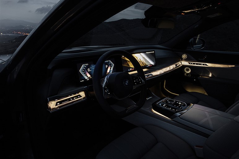 【賛否両論】BMW「7シリーズ」改良で“特大キドニー”はどうなる!? “アルピナ初”のEV仕様も追加