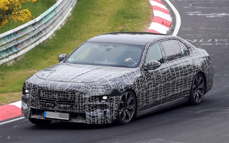 【賛否両論】BMW「7シリーズ」改良で“特大キドニー”はどうなる!? “アルピナ初”のEV仕様も追加