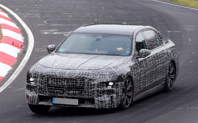 【賛否両論】BMW「7シリーズ」改良で“特大キドニー”はどうなる!? “アルピナ初”のEV仕様も追加