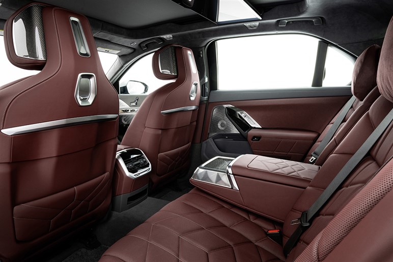 【賛否両論】BMW「7シリーズ」改良で“特大キドニー”はどうなる!? “アルピナ初”のEV仕様も追加