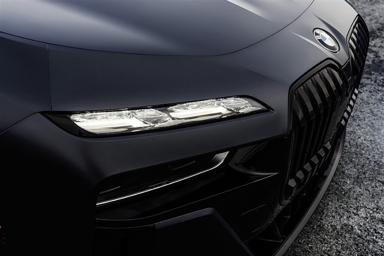 【賛否両論】BMW「7シリーズ」改良で“特大キドニー”はどうなる!? “アルピナ初”のEV仕様も追加
