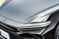 トヨタ新「クラウン“セダン”」登場！ 22年ぶり復活の「2トーン」新採用＆全長5m級ボディの「“ビッグ”な正統派FRセダン」！ 新登場の「Z“THE 70th”」が販売店でも話題に