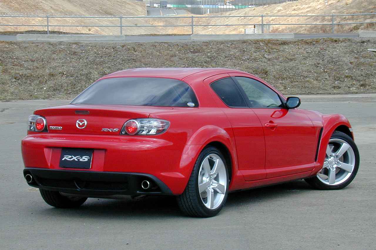 懐かしの国産車 43 マツダ Rx 8はまったく新しい価値観を持ったスポーツカーだった Webモーターマガジン 自動車情報サイト 新車 中古車 Carview