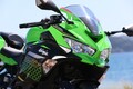 カワサキ「Ninja ZX-25R」ツーリング・インプレ／25年ぶりのニーゴーヨンパツは心が燃える！【現行車再検証】