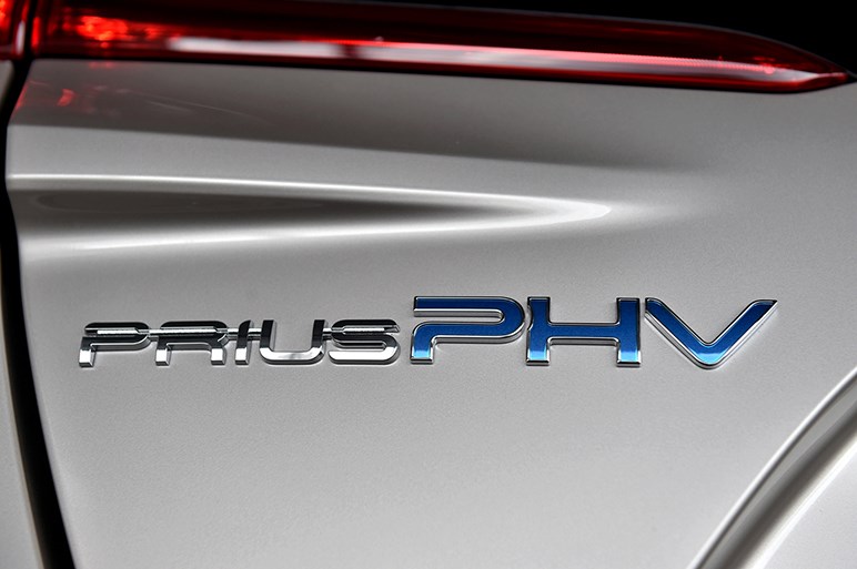 プリウスPHV初試乗。EV航続距離や最高速度、快適性能が大幅進化