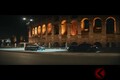 映画「甘い生活」をフェラーリで再現!? 2台の「ローマ」がローマの街を駆け抜ける！
