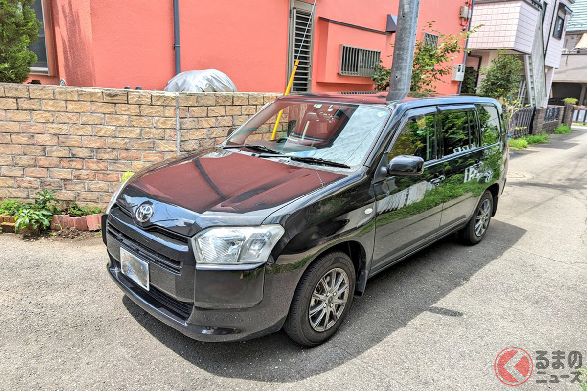 トヨタ 車中泊バン がスゴイ カプセルホテルみたいな 居住性 再現 サクシードの車中泊仕様とは くるまのニュース 自動車情報サイト 新車 中古 車 Carview