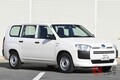 トヨタ「車中泊バン」がスゴイ！ カプセルホテルみたいな「居住性」再現！ サクシードの車中泊仕様とは