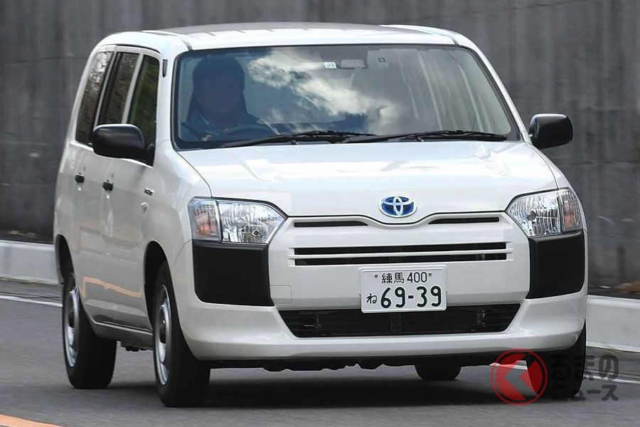 トヨタ 車中泊バン がスゴイ カプセルホテルみたいな 居住性 再現 サクシードの車中泊仕様とは くるまのニュース 自動車情報サイト 新車 中古 車 Carview