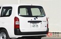 トヨタ「車中泊バン」がスゴイ！ カプセルホテルみたいな「居住性」再現！ サクシードの車中泊仕様とは