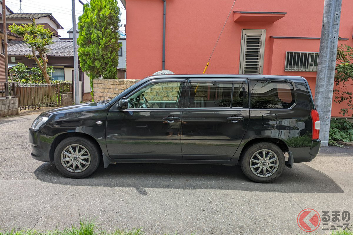 トヨタ 車中泊バン がスゴイ カプセルホテルみたいな 居住性 再現 サクシードの車中泊仕様とは くるまのニュース 自動車情報サイト 新車 中古 車 Carview