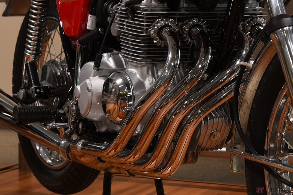 バイクのエンジンから伸びるエキパイの役割とは バイクのニュース 自動車情報サイト 新車 中古車 Carview