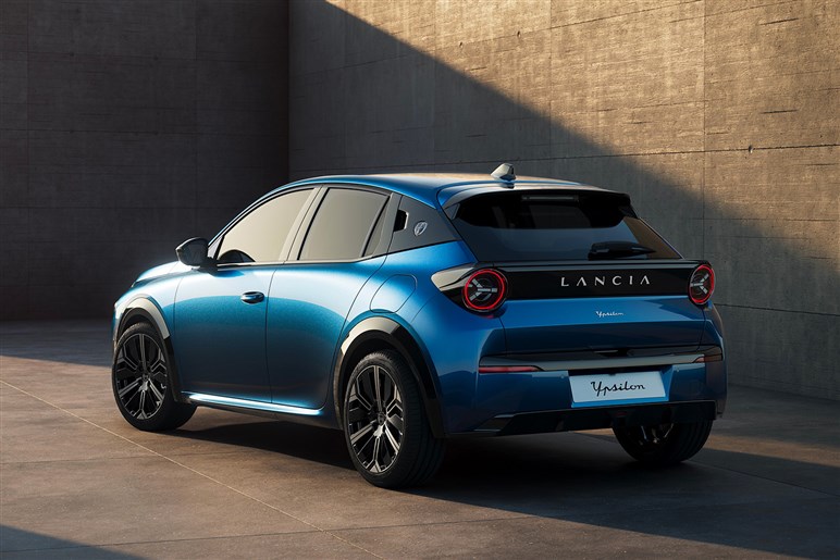 活気を取り戻すイタリア車。名門「ランチア」の“懐かし系”ニューモデルたちは日本に入ってくるか？