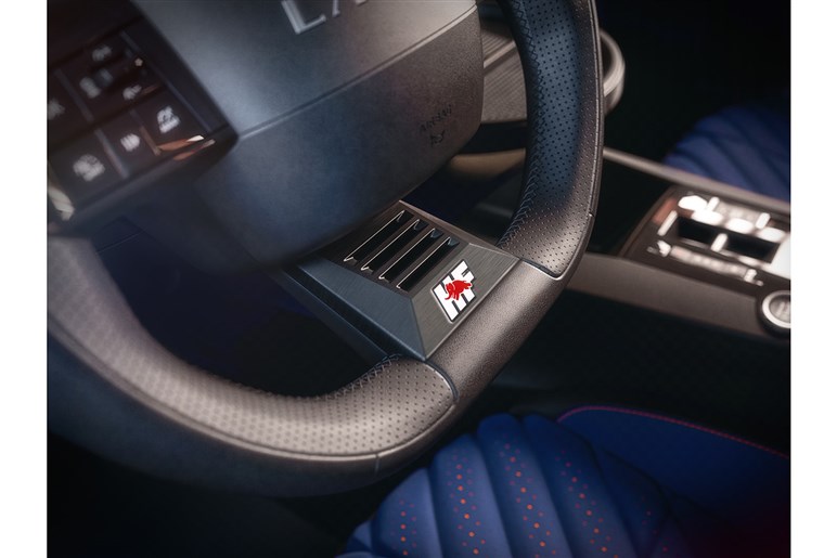 活気を取り戻すイタリア車。名門「ランチア」の“懐かし系”ニューモデルたちは日本に入ってくるか？