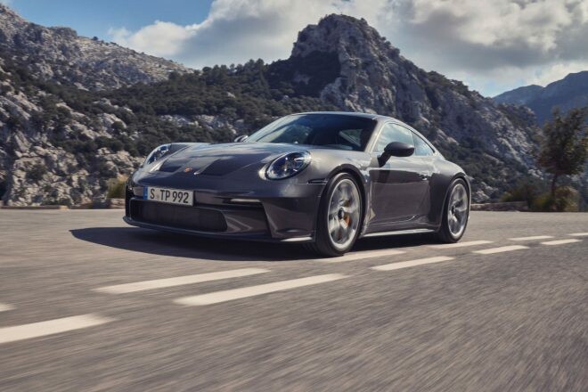 ポルシェ、新型911 GT3ツーリングパッケージの予約開始。控えめな外観の高性能アスリート
