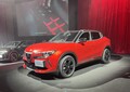 “胸よ、さわげ”アルファロメオの新型SUV「アルファロメオ ジュニア」のジャパンプレミアが豪華ゲストを迎えて開催された