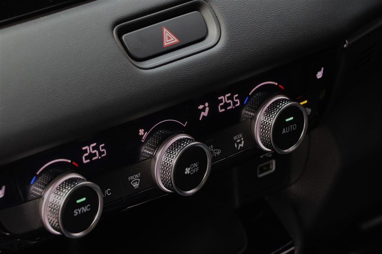 カロクロ、ヴェゼル、クロストレック。売れ筋「コンパクトSUV」のおトク＆良いモノ選ぶならどれ？