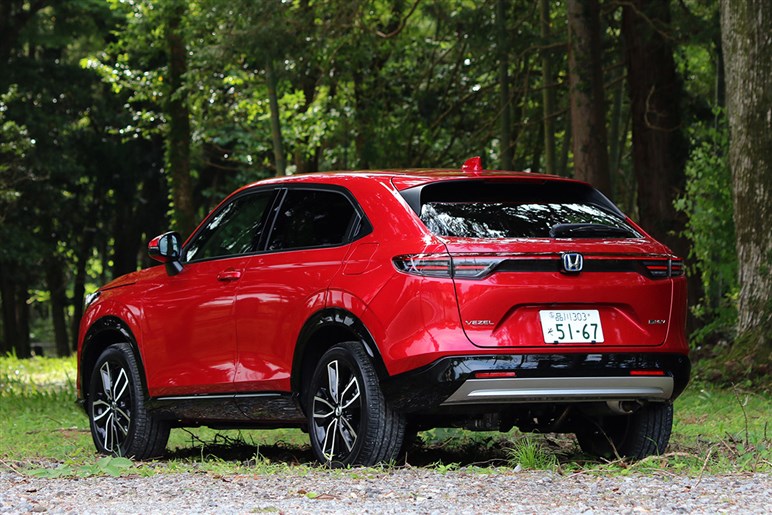 カロクロ、ヴェゼル、クロストレック。売れ筋「コンパクトSUV」のおトク＆良いモノ選ぶならどれ？