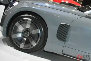 ダイハツ新「“FR”スポーツカー」が凄い！ “長いボンネット”×「ハイゼット」のパワトレ搭載！ 次期「コペン」を見据えた本気（マジ）仕様！ 2つの「K-OPEN」から見る未来像とは？