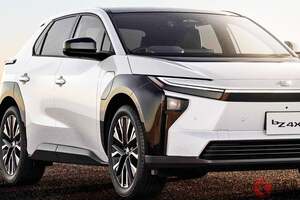 70万円も安い！ トヨタが「“新型”SUV」発表！ 全長4.7m以下の「ちょうどイイボディ」×「700kmも走れる」パワフルユニット搭載で大進化！ 新型「bZ4X」何が変わった？